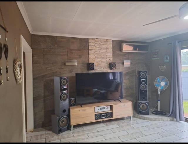 4 BEDROOM HOUSE FOR SALE IN EDELWEISS